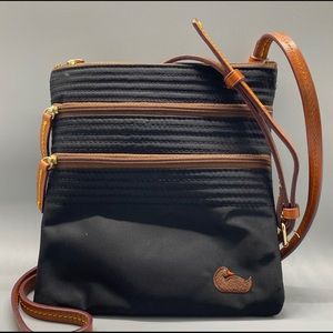 💯 USED ONCE Dooney and Bourke Nylon Crossover